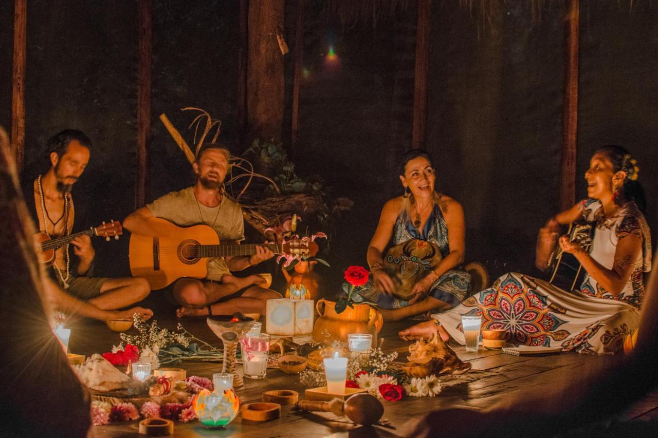 Madre Tierra Eco Habitat Guest House Пуерто Морелос Екстериор снимка